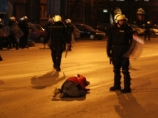 Беспорядки в сербской столице: демонстранты громят рестораны, посольство США забросано камнями