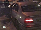 Подозреваемые в мошенничестве были задержаны в районе Чертаново Южное, когда они сидели в автомобиле BMW и обговаривали очередное мошенничество