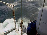 Фрегат ВМС Греции буксирует аварийное российское военное судно к острову Хиос Фрегат ВМС Греции буксирует аварийное российское военное судно к острову Хиос