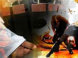 В представлении обывателя террорист - это одиночка. На самом деле, "ходячая бомба" - это итог труда немалого числа людей, и отдельный смертник для них - поточное производство. В представлении обывателя террорист - это одиночка. На самом деле, "ходячая бомба" - это итог труда немалого числа людей, и отдельный смертник для них - поточное производство.