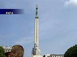 В Риге задержан очередной англичанин, мочившийся на местную Статую Свободы В Риге задержан очередной англичанин, мочившийся на местную Статую Свободы