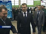 AP: в России "едкую, остроумную критику" в адрес Медведева можно найти только в  блогах