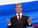 Как утверждают представители экспозиции, на телевизионное изображение Медведева статуя действительно похожа