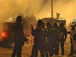 100-тысячный митинг "Косово - это Сербия" в Белграде вылился в крупные беспорядки. Подожжены посольства (ФОТО) 100-тысячный митинг "Косово - это Сербия" в Белграде вылился в крупные беспорядки. Подожжены посольства (ФОТО)
