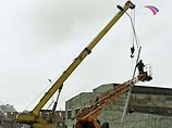 Прошедшей ночью сильные порывы ветра, достигавшие 25 м/с, вызвали обрушение деревьев, упавших на линии электропередачи. В результате этих аварийных ситуаций из строя были выведены 39 подстанций Прошедшей ночью сильные порывы ветра, достигавшие 25 м/с, вызвали обрушение деревьев, упавших на линии электропередачи. В результате этих аварийных ситуаций из строя были выведены 39 подстанций