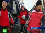 Президент России Владимир Путин, который находится в Сочи с рабочей поездкой, приехал в субботу на горнолыжный курорт Красную поляну, чтобы поздравить военнослужащих горных подразделений с Днем защитника Отечества.