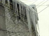 В Самаре в результате падения сосулек два человека погибли, пятеро госпитализированы В Самаре в результате падения сосулек два человека погибли, пятеро госпитализированы