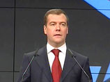 По данным КПРФ, на пяти федеральных каналах доля Медведева в новостных передачах в декабре составила 70%, а Зюганова &#8211; лишь 11%