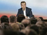 В основном преемник повторял уже озвученные тезисы с упором на социальную сферу, но нашлось у юриста Медведева время и для резкой критики судебной системы в РФ