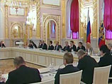 Путин после предвыборного выступления Медведева повторил за ним: самое главное в государстве - человек Путин после предвыборного выступления Медведева повторил за ним: самое главное в государстве - человек