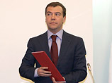 Победу Медведева гарантирует "выхолощенная хрупкая демократия страны - от кремлевской монополии на телевидение до сокрушения сколь бы то ни было серьезных кандидатов от оппозиции" Победу Медведева гарантирует "выхолощенная хрупкая демократия страны - от кремлевской монополии на телевидение до сокрушения сколь бы то ни было серьезных кандидатов от оппозиции"