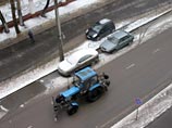 В Москве прошел сильный снегопад - город убирают семь тысяч машин