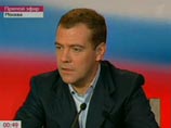 Дмитрий Медведев ночью в понедельник в своем избирательном штабе провел первую пресс-конференцию после очевидного избрания на пост президента России