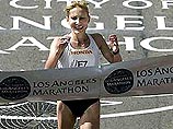 Чебоксарская бегунья Татьяна Арясова продолжила прекрасную серию побед российских бегуний на марафоне в Лос-Анджелесе, показав отличное соло почти на всей дистанции и остановив секундомер на отметке 2:29.09
