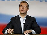 Согласно подсчетам части голосов, осуществленным вчера ночью, Медведев одержал сокрушительную победу, получив 70%. Он вступит в должность 7 мая
