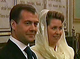 Двигателем неожиданного карьерного роста Дмитрия Медведева, добравшегося до высшего поста в стране, явилась его жена Светлана