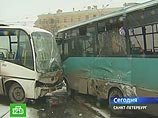 В Петербурге столкнулись две маршрутки - 2 погибли, 9 ранены