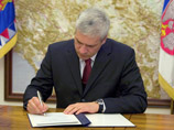 Президент Сербии Борис Тадич в четверг распустил сегодня парламент и назначил досрочные выборы на 11 мая