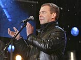 Медведев вводит в России моду на стиль casual