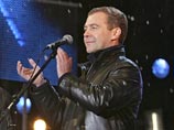 Медведев вводит в России моду на стиль casual Медведев вводит в России моду на стиль casual