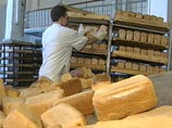 Компания "Владхлеб", обеспечивающая более 80% потребностей жителей Владивостока в хлебе, увеличила цены на свою продукцию примерно на 25%, несмотря на соглашение с администрацией Приморского края об их замораживании