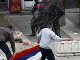 Во время столкновений вокруг здания суда в Косовска-Митровице ранения различной степени тяжести получили 13 польских полицейских