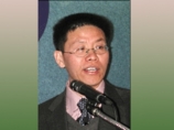 Боб Фу эмигрировал из Китая в США через Гонг-Конг в 1996 году. Затем, в 2002 году, он основал Ассоциацию помощи Китаю, которая занимается защитой прав христиан этой страны. Сейчас Боб Фу живет в Техасе