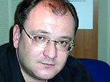 Лидер петербургского "Яблока" Максим Резник, отпущенный из-под ареста, дает первые комментарии прессе Лидер петербургского "Яблока" Максим Резник, отпущенный из-под ареста, дает первые комментарии прессе