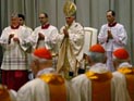 В Ватикане у собора Святого Петра накануне вечером была совершена торжественная месс. Ее возглавил Папа Римский Бенедикт XVI