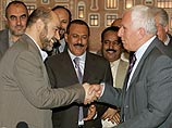 Договор подписали высокопоставленный представитель движения "Хамас" Мусса Абу Марзук и высокопоставленный представитель движения "Фатх" Азам аль-Ахмед