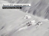 Спасатели МЧС в среду эвакуировали туристов, попавших накануне под снежную лавину на перевале Агидель в Якутии