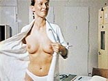 При коммунистах западная порнография была запрещена, однако вооруженные силы бывшей Восточной Германии производили собственные порнофильмы с участием женщин-военнослужащих При коммунистах западная порнография была запрещена, однако вооруженные силы бывшей Восточной Германии производили собственные порнофильмы с участием женщин-военнослужащих