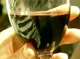 Антиоксиданты в красном вине способны разрушать раковые клетки, выяснили ученые