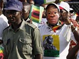 Президент Зимбабве позорит свою страну и всю Африку, заявила Кондолиза Райс