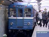 Мужчина в петербургском метро прыгнул на рельсы и остался жив