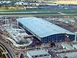 "Национальный позор": хаос в новом терминале британского аэропорта Heathrow обойдется в 50 млн долларов "Национальный позор": хаос в новом терминале британского аэропорта Heathrow обойдется в 50 млн долларов