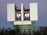 Первая подобная система была обнаружена с помощью телескопа LBT (Large Binocular Telescope - Большого бинокулярного телескопа) в американском штате Аризона