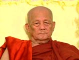 В Мьянме украли стеклянный гроб с останками почитаемого монаха