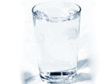 Ученые опровергли доказанное ранее. Оказывается, выпивать восемь стаканов воды в день бесполезно