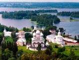Впервые главный собор Валдайского монастыря станет златоглавым Впервые главный собор Валдайского монастыря станет златоглавым