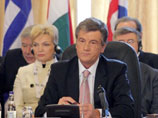 Президент Виктор Ющенко, вернувшись с саммита НАТО в Бухаресте, уволил послов Украины в Германии и России. Соответствующие указы опубликованы в пятницу на официальном сайте главы государства