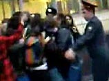 В Москве милиционеры жестоко избили группу молодежи у станции метро "Сокольники"