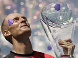 Россиянин Николай Давыденко обыграл испанца Рафаэля Надаля в финале теннисного турнира Sony Ericsson Open в Майами