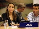 Анджелина Джоли: мировое сообщество должно больше внимания уделять развитию школьного образования в Ираке