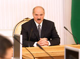 Neue Zurcher Zeitung: Лукашенко играет на два фронта - обхаживая Запад, давит на критикующие  его СМИ