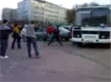 Задержанные за хулиганство в минувшую пятницу на Славянской площади в Москве 15 молодых людей вызваны на следующей неделе к мировому судье участка 370 Тверского суда