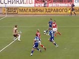 В центральном матче пятого тура футбольного первенства страны столичное "Динамо" на своем поле обыграло московский "Спартак" В центральном матче пятого тура футбольного первенства страны столичное "Динамо" на своем поле обыграло московский "Спартак"