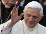 Папа спокойно относится к угрозам в свой адрес, сообщил госсекретарь Ватикана