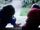 Следствием установлено, что с весны 2004 года до лета 2006 года директор систематически приглашал к себе домой несовершеннолетних воспитанников и принуждал их к действиям сексуального характера. Следствием установлено, что с весны 2004 года до лета 2006 года директор систематически приглашал к себе домой несовершеннолетних воспитанников и принуждал их к действиям сексуального характера.