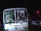 В Выборгском районе Ленинградской области в четверг утром столкнулись пассажирский автобус и военный автомобиль "Краз"